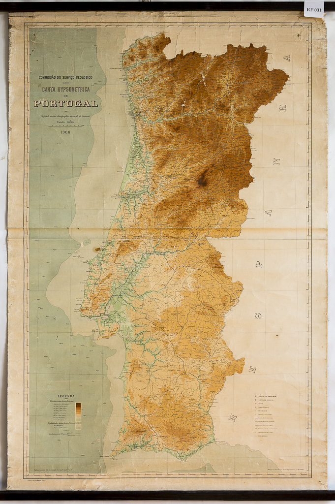 (RF 031) Carta Hypsométrica de Portugal