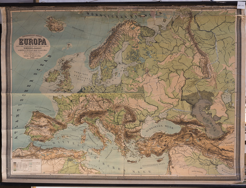 (RF 192) Orohydrographische Wandkarte don Europa