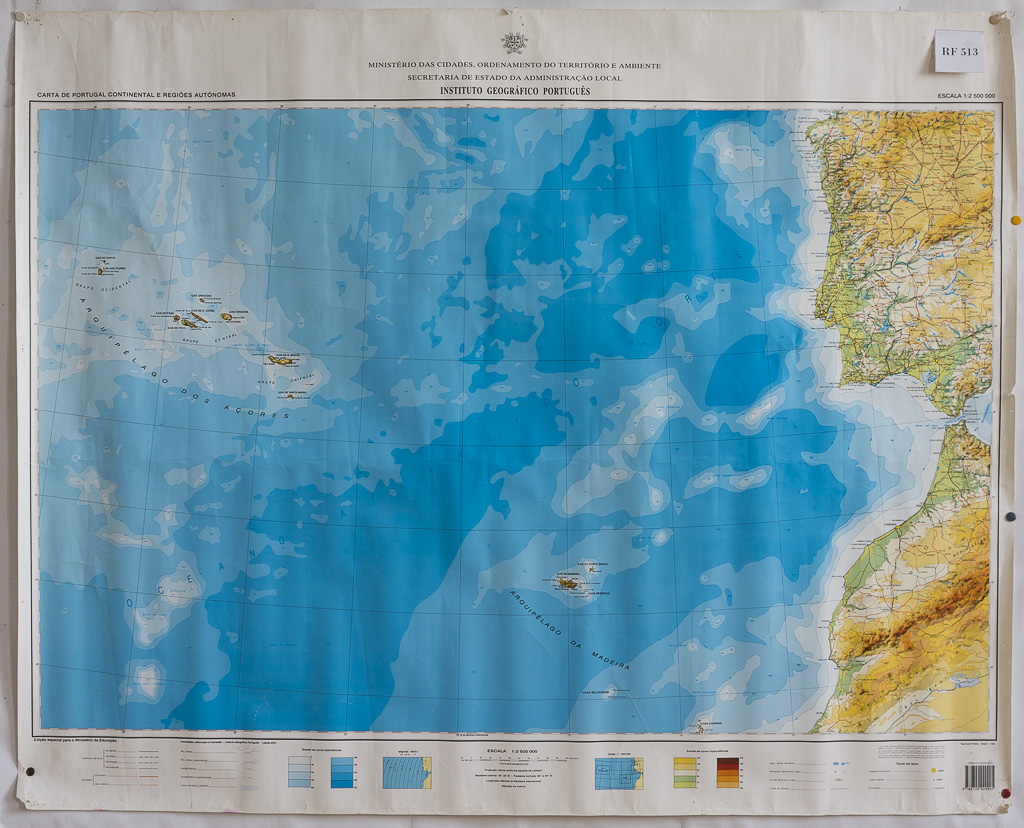 (RF 513) Carta de Portugal Continental e Regiões Autónomas