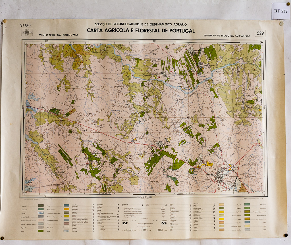 (RF 537) Carta de Capacidade do Uso do Solo (42-D); Carta Agrícola e Florestal de Portugal (529)