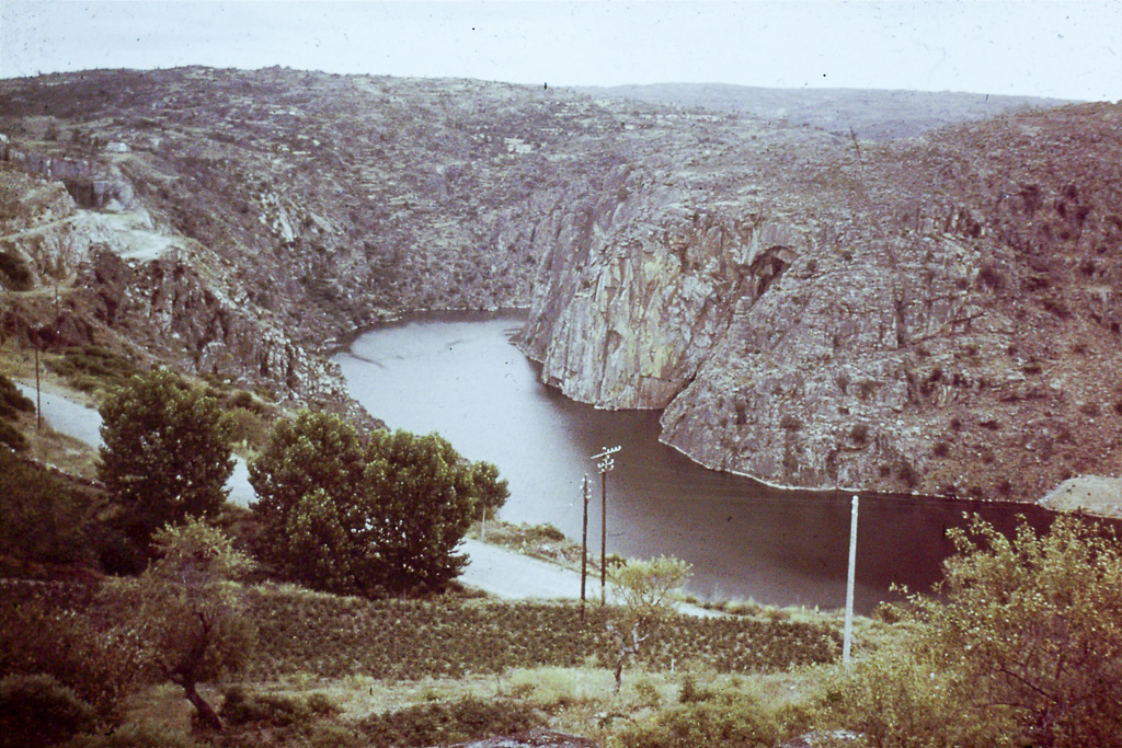 101. Douro Albufeira da barragem de Miranda