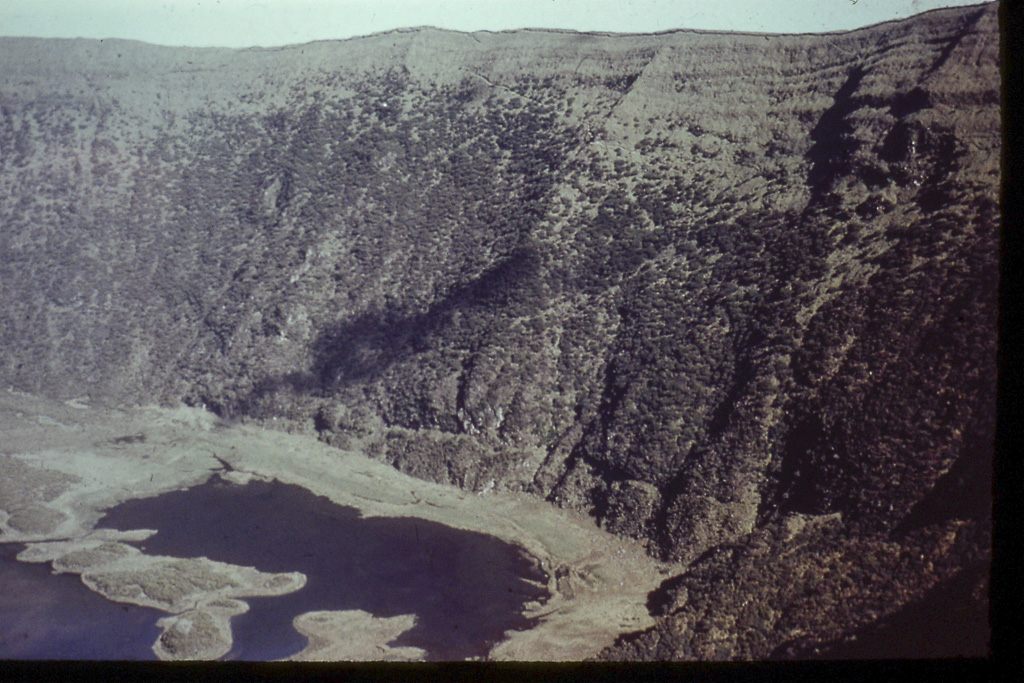 167. Interior da Caldeira (Faial)