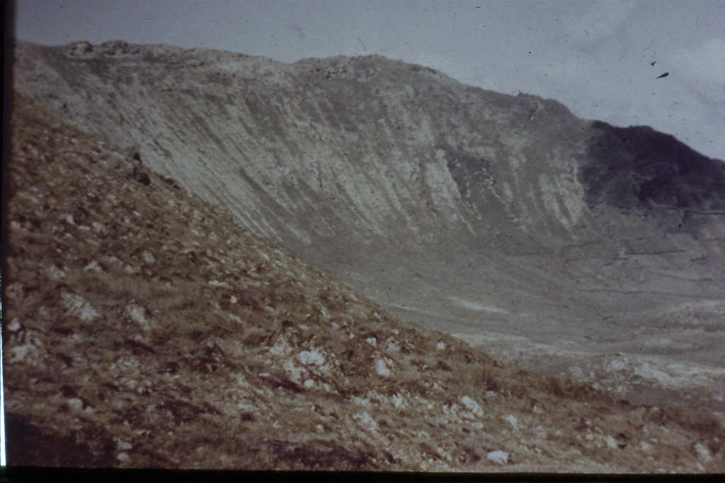 197. Interior da Caldeira (Corvo)