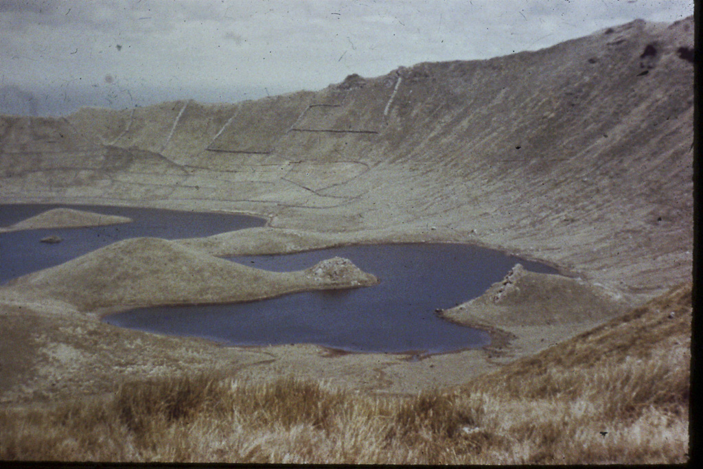 198 Interior da caldeira (Corvo)