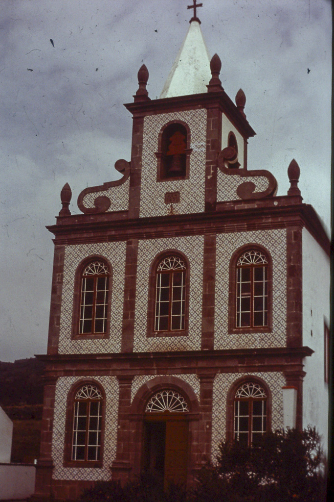 231. Lajes, igureija matriz (Flores)