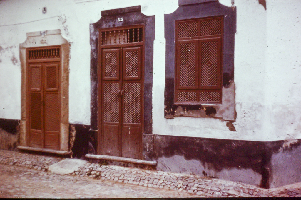 271. Tavira casa com rotulos