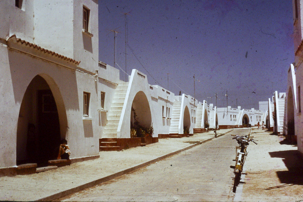 275. Olhão bairro económico