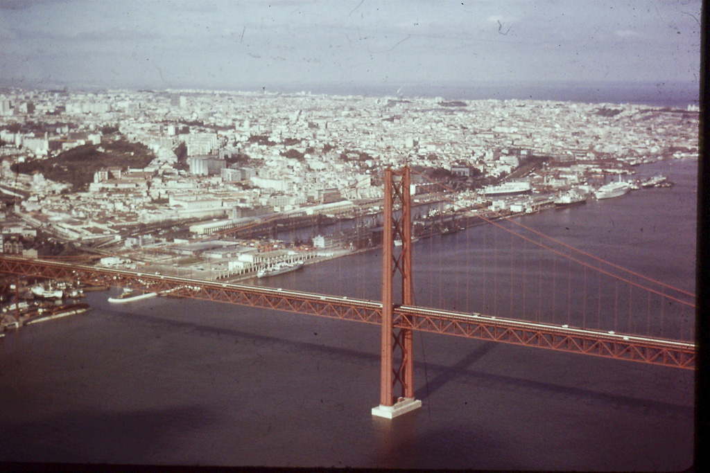 356. Vista aérea de Lisboa