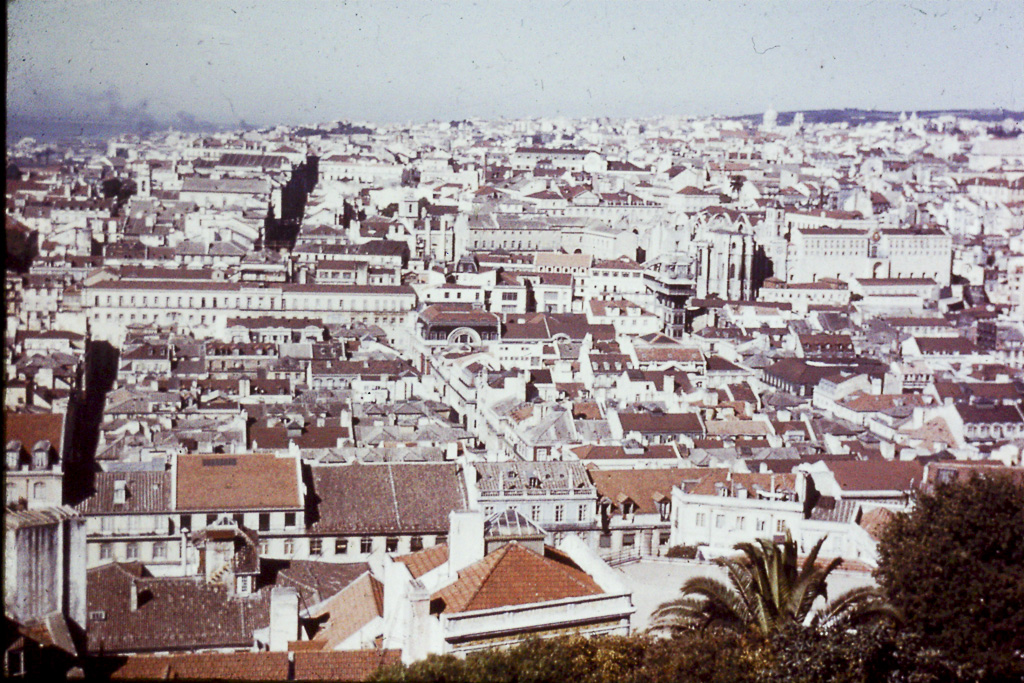 369. Lisboa vista do castelo d S.Jorge