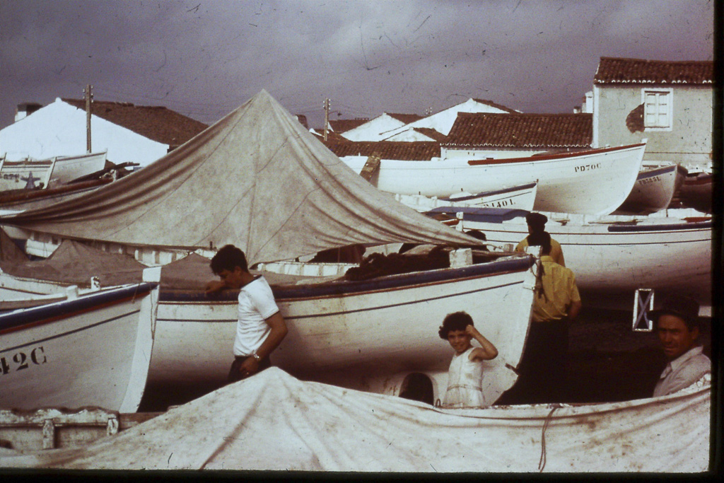 87. Barcos e redes (São Miguel)