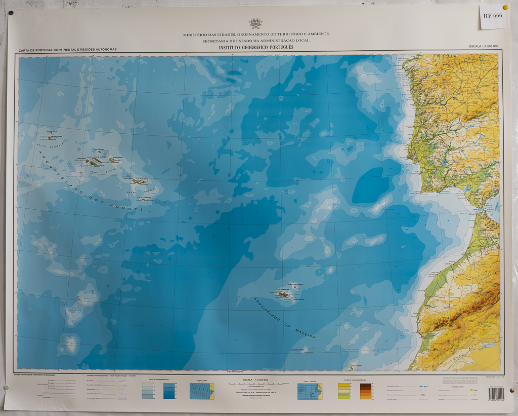 (RF 666) Carta de Portugal Continental e Regiões Autónomas