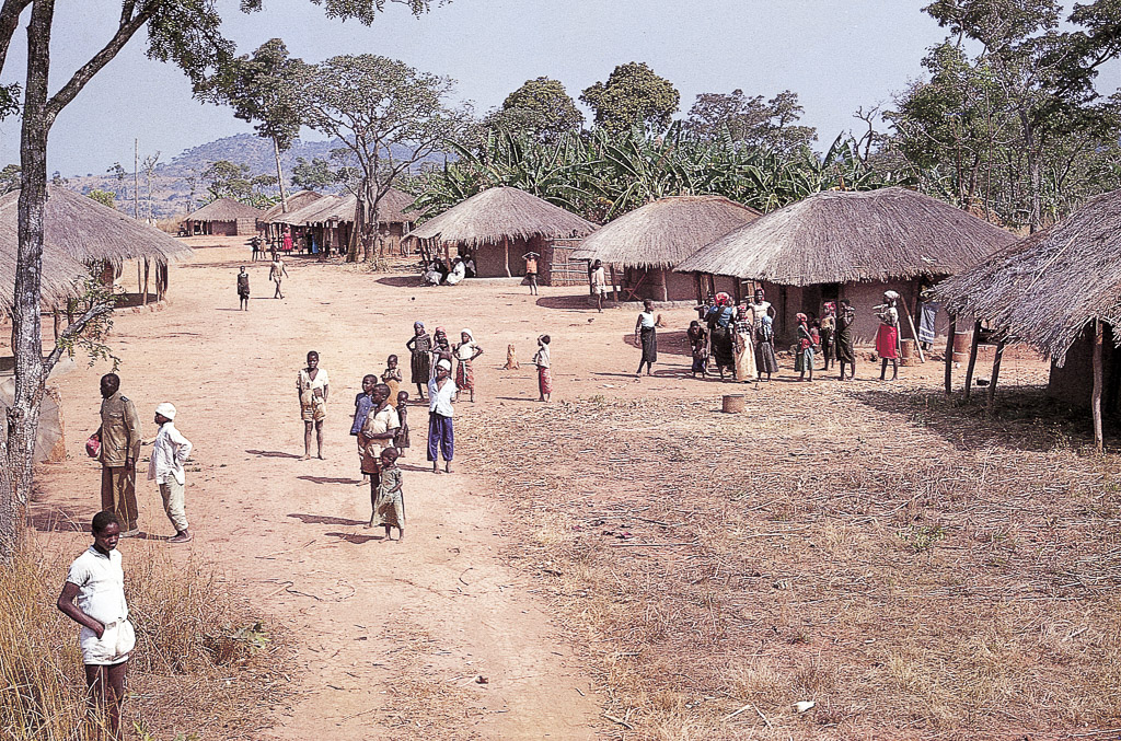 Aldeia ajáua de Mapunda - Niassa, Moçambique (1962)