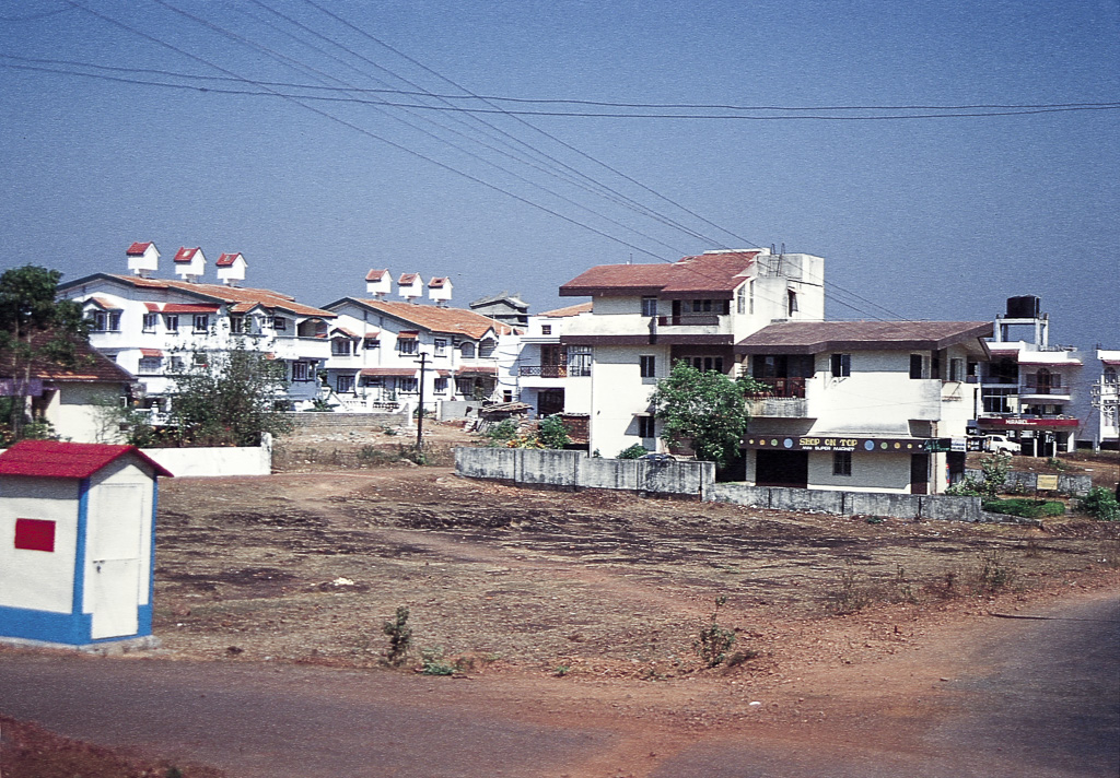 Bairros novos no planalto de D. Paula - Goa (1994)