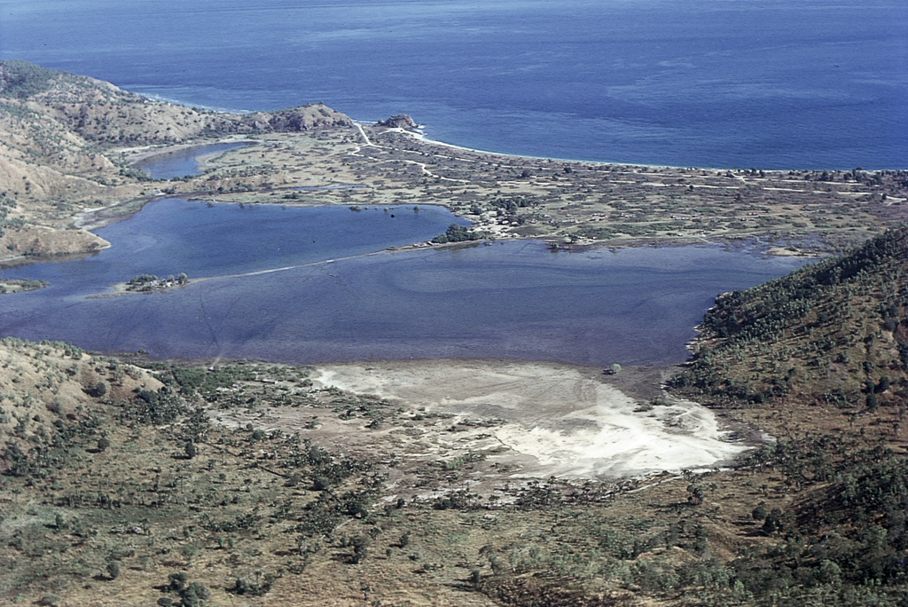 Costa norte – lagoa e largo cordão arenoso (1972)