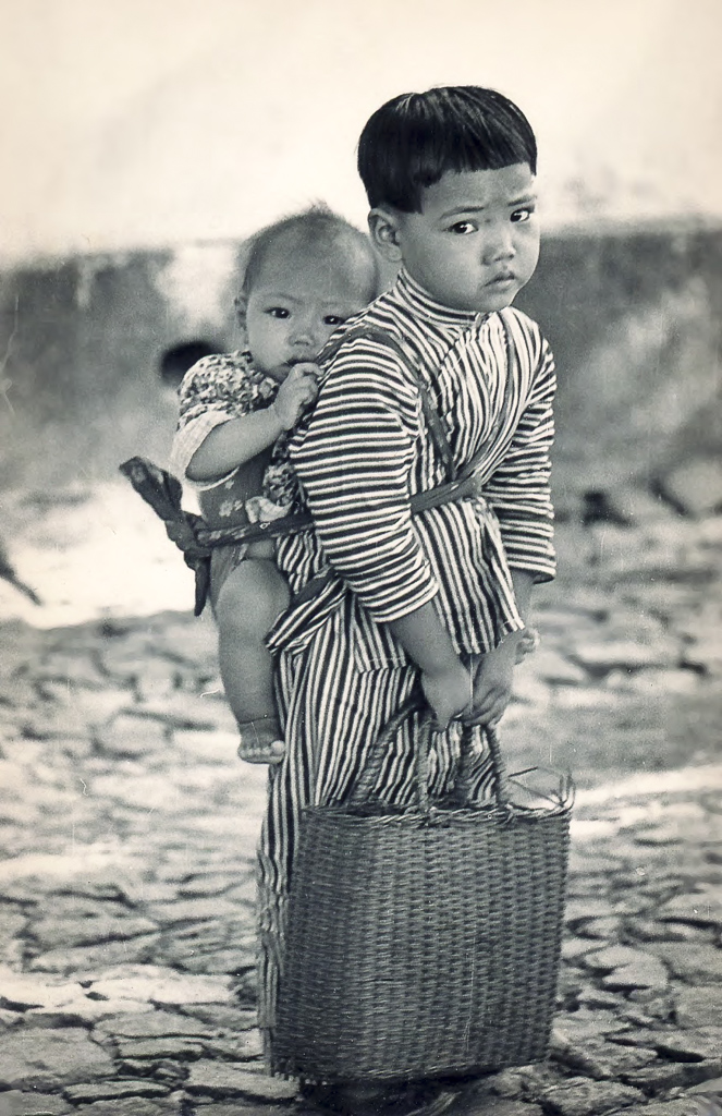 Duas crianças. Macau, 1961(Fototeca CEG-IGOT-ULisboa).tiff