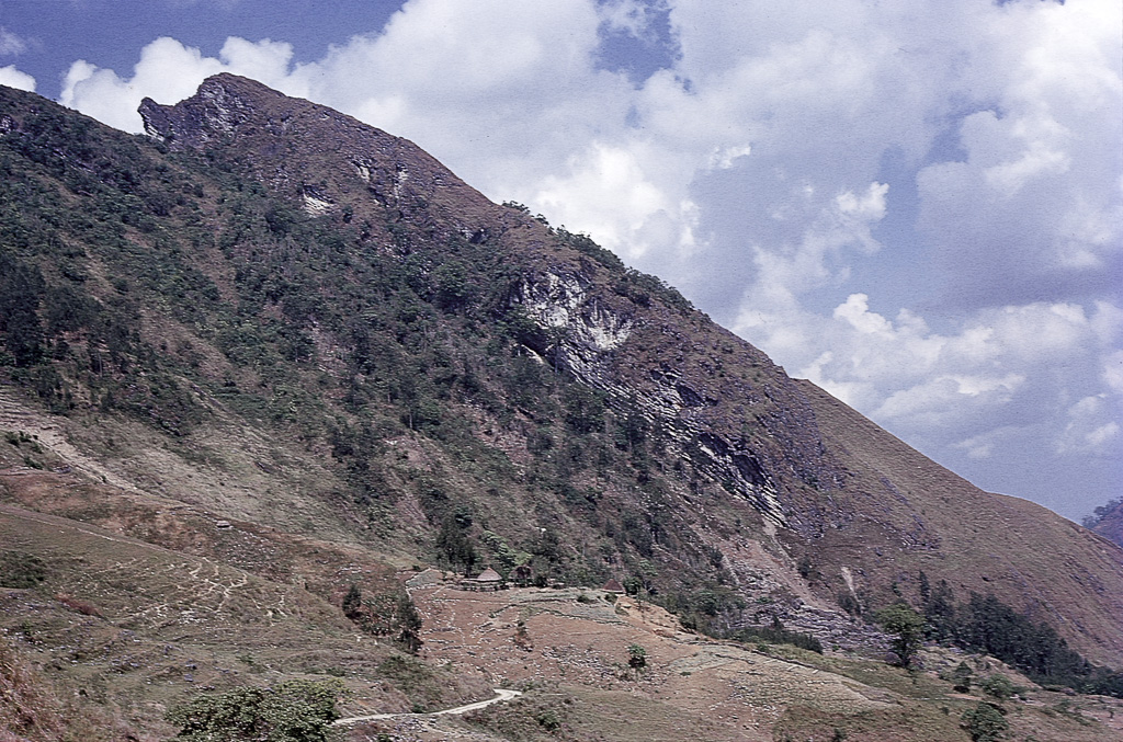 Escama calcárea no maciço do Ramelau (1970)