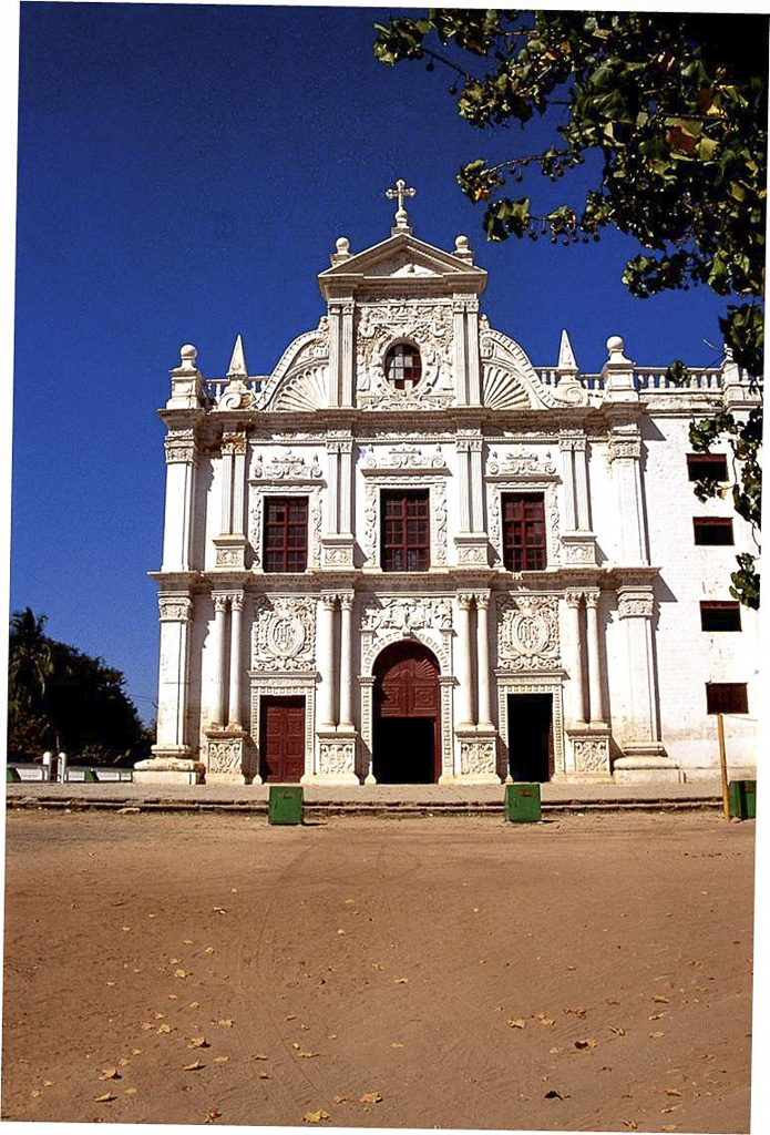 Fachada principal da Sé (1996)