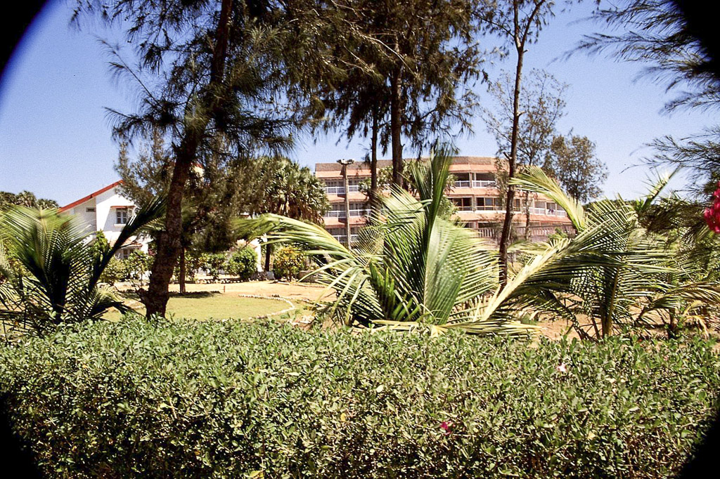 Hotel de turismo junto a Gogolá (1996)