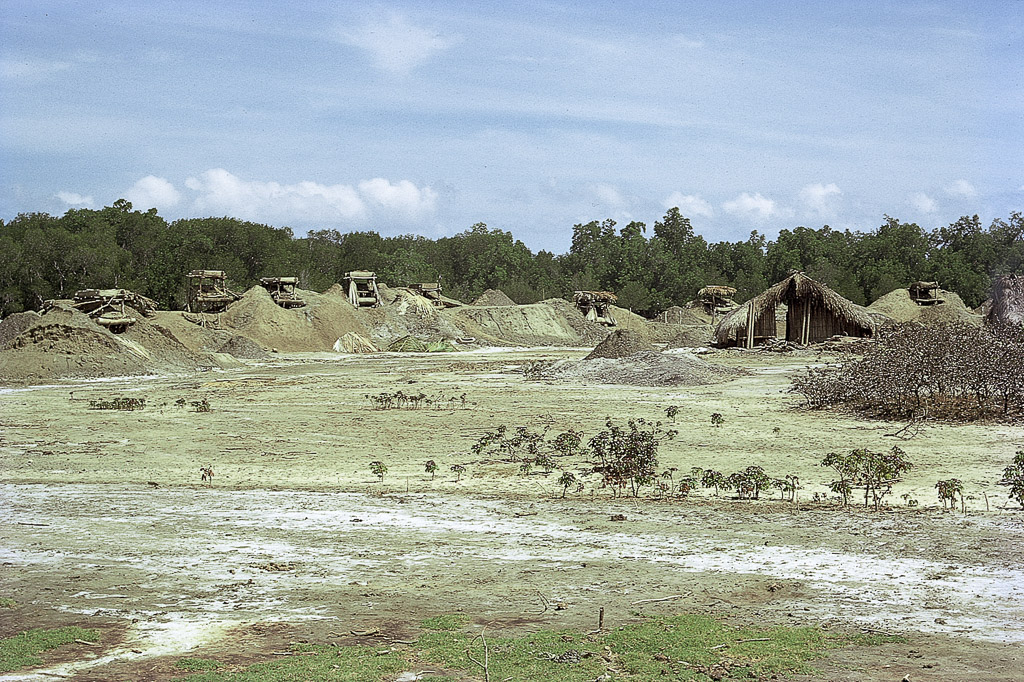 Manatuto - cabanas de preparação de sal (1972)