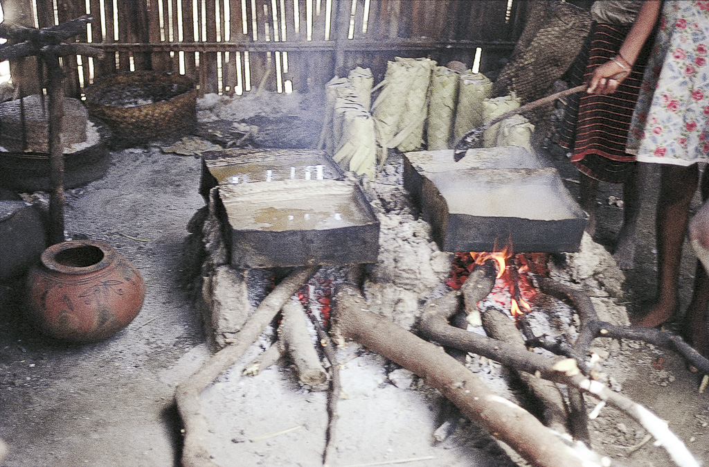 Manatuto - preparando sal (1972)