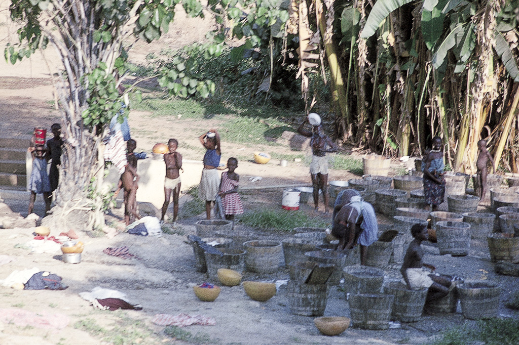 Planalto do Tabú preparando o jantar - Guiné (1962)