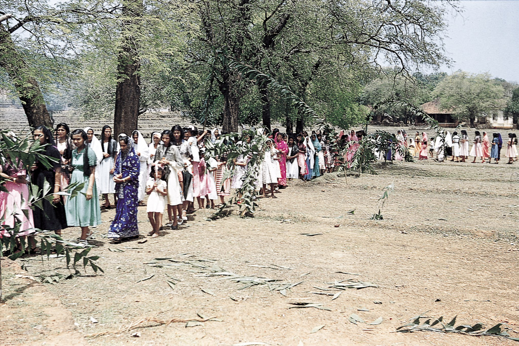Procissão cristã em Curturim-Margão - Goa (1958)