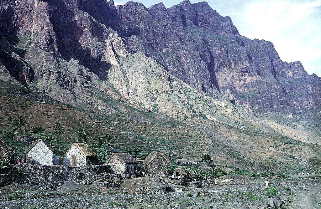 São Vicente – aldeia de pescadores de São Pedro (1968)