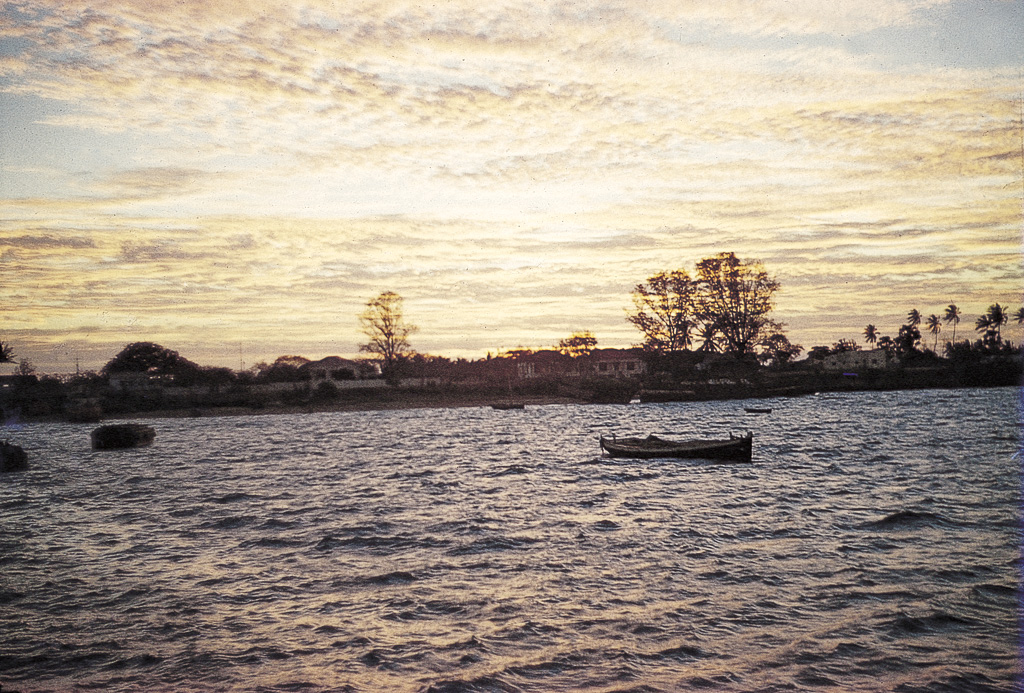 Trecho do lago Niassa - Niassa, Moçambique (1963)