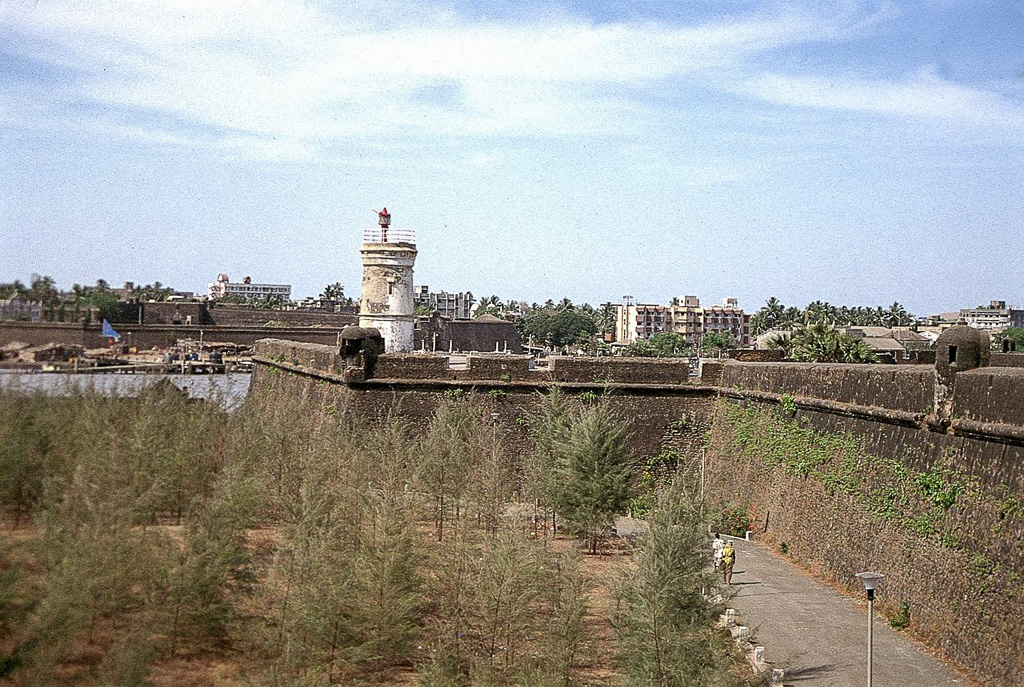 Vista parcial da Fortaleza e do caminho de ronda (1956)